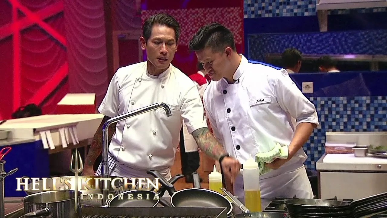 Chef Juna Rorimpandey adalah salah satu juri utama yang kuat dan berpengaruh dalam Hell's Kitchen Indonesia
